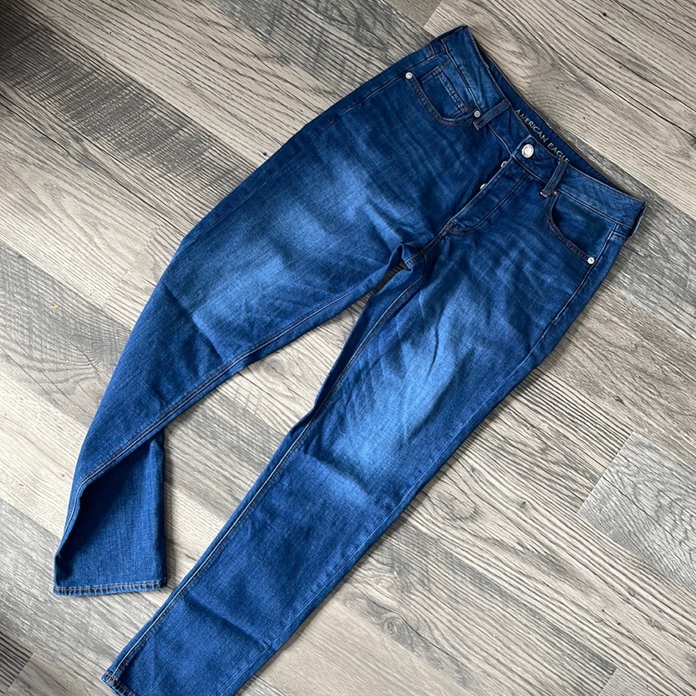 American Eagle Tomgirl button fly women’s jeans size 8